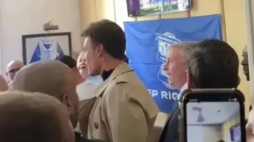Tom Brady pagou uma rodada de bebidas a torcedores do Birmingham