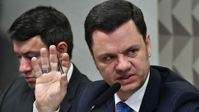 O advogado Eumar Roberto Novacki (à esquerda) e o ex-secretário da Segurança Pública do Distrito Federal Anderson Torres. Foto: Arquivo - Geraldo Magela/Agência Senado