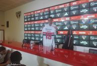 “Car***, vem cá ser feliz”, disse Rafinha ao convencer James Rodríguez a jogar no São Paulo