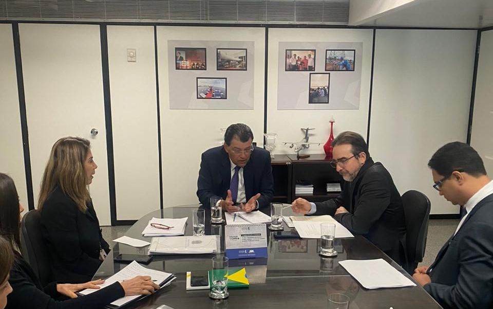 Eduardo Braga e Bernard Appy se reúnem em Brasília / Divulgação