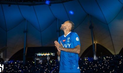 Neymar é apresentado com festa no Al-Hilal