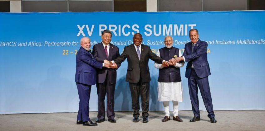 Lula, Xi Jinping, Cyril Ramaphosa, Narendra Modi e Sergey Lavrov durante encontro dos Brics na África do Sul • Ricardo Stuckert/Divulgação
