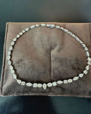 Colar foi um dos itens furtados por brasileiro / Departamento de Justiça dos EUA