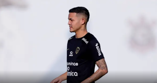 Adson está na mira do Vasco para 2024