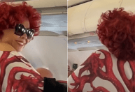 Voo com Alcione a bordo atrasa e cantora faz “show exclusivo” em avião