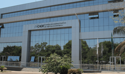 Cade abre procedimento contra Petrobras Distribuidora e Ipiranga
