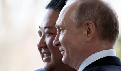 Putin convida Kim Jong-un para visitar Rússia durante encontro na China