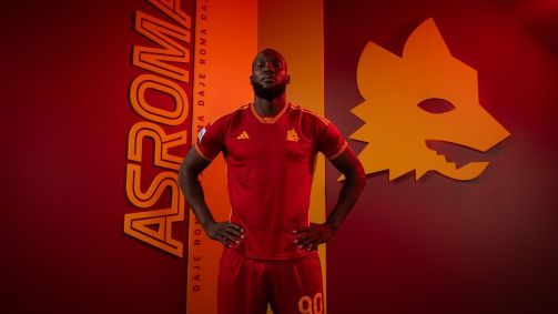 Lukaku foi anunciado pela Roma nesta quinta-feira (31)