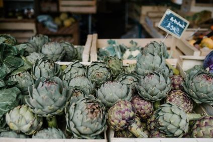 Chá de alcachofra tem propriedades antioxidantes e diuréticas