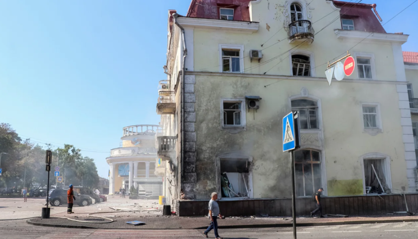 Danos causados por míssil russo em Chernihiv / Vladyslav Savenok/Reuters