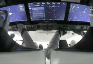 Cápsula da SpaceX pousa em estação espacial com quatro astronautas de diferentes nacionalidades