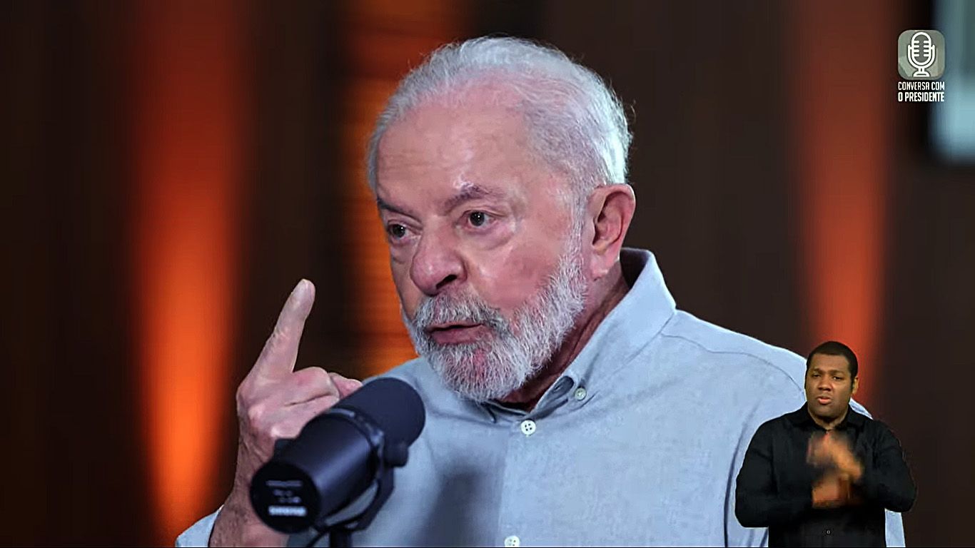 Presidente Lula durante live semanal conversa com o presidente