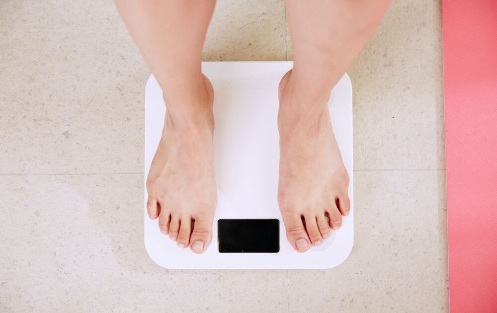 Por que o corpo recupera peso após dietas? Veja dicas para evitar reganho