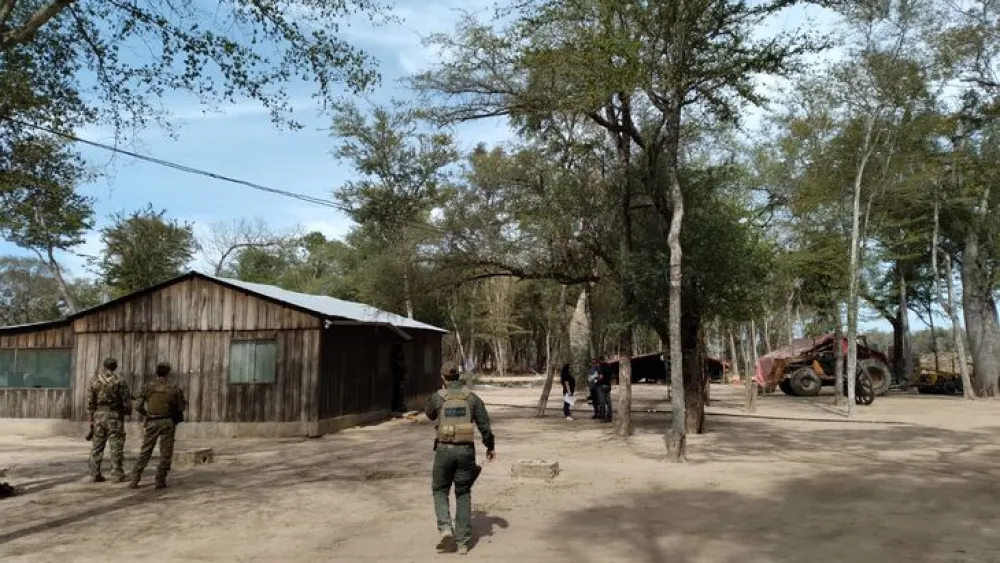 Imagens da Operação Belia que desativou cinco pistas clandestinas ligadas a uma organização internacional do tráfico de cocaína, na região do Chaco, no Paraguai, em julho de 2022. / Secretaria Nacional Antidrogas (SENAD) do Paraguai