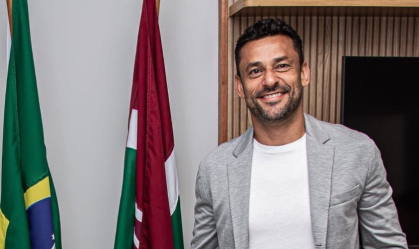 Ex-jogador Fred tem carro e celular roubados após assalto à mão armada no Rio