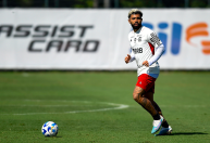 Reserva, Gabigol vive com Tite situação inédita no Flamengo