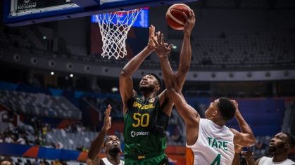 Bruno Caboclo em ação contra a Costa do Marfim, pelo Mundial de Basquete