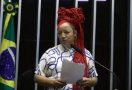 Câmara aprova aumento de pena para injúria racial contra mulheres e idosos
