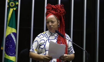 Deputada federal Daiana Santos afirma ter sido ameaçada de "estupro corretivo"