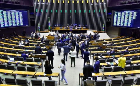 Câmara dos Deputados analisou, no plenário, projeto de lei sobre desoneração da folha
