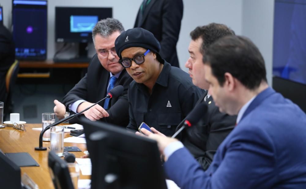 Ronaldinho Gaúcho presta depoimento à CPI das Criptomoedas