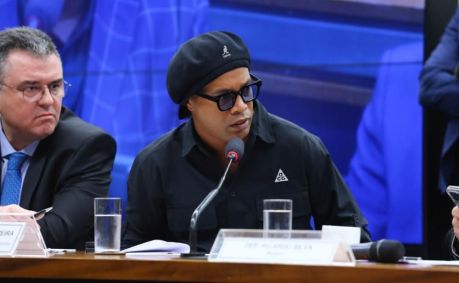 Ronaldinho Gaúcho presta depoimento à CPI das Criptomoedas