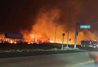 Entenda por que é tão difícil combater os incêndios florestais no Havaí