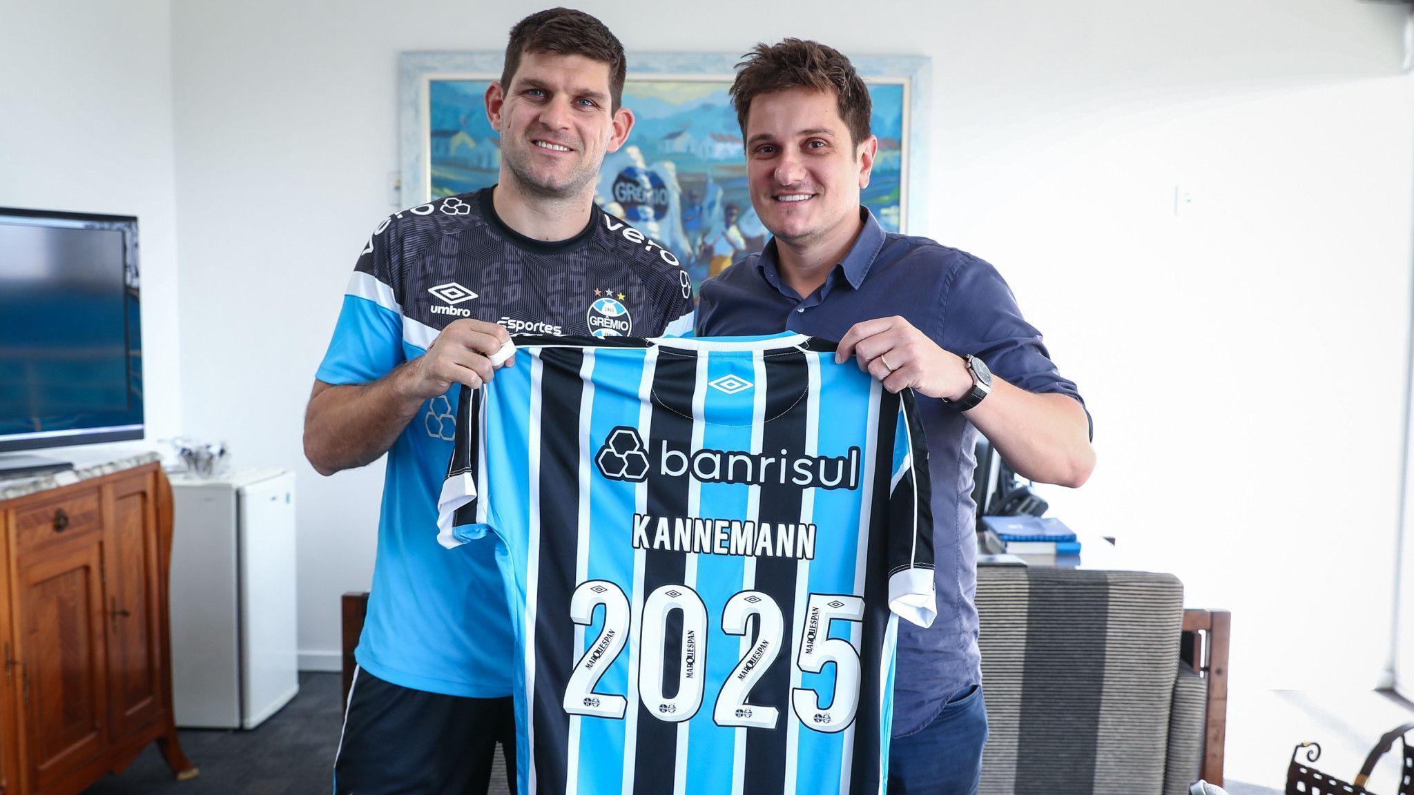Kannemann renova com o Grêmio até 2025