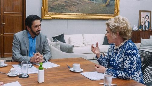 O prefeito de São Paulo, Ricardo Nunes, em reunião com a secretária municipal de Relações Internacionais, Marta Suplicy