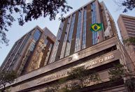 Operação mira comércio ilegal de armas de fogo e munições em Minas Gerais 