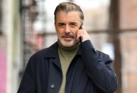 Astro de “Sex and the City” admite traição, mas nega acusações de abuso sexual