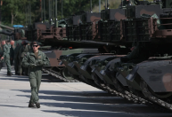 Em meio à crescente influência na Europa, Polônia realizará seu maior desfile militar em décadas