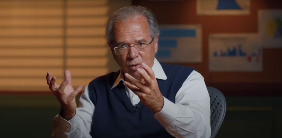 Paulo Guedes leciona em curso online / Reprodução / YouTube