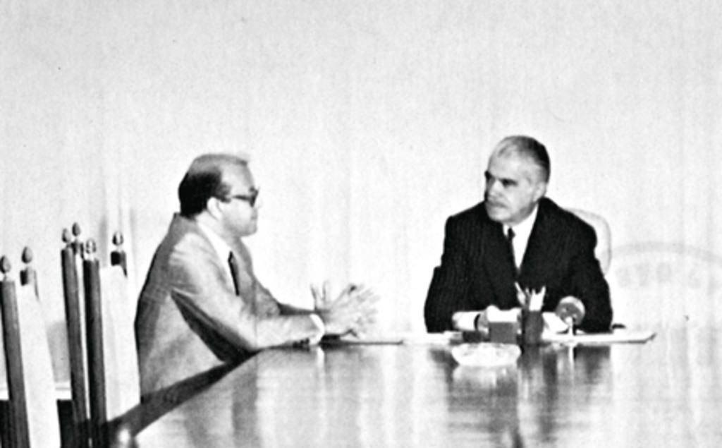Maílson da Nóbrega foi nomeado titular da Fazenda durante o governo José Sarney - ao seu lado na imagem / Arquivo PR