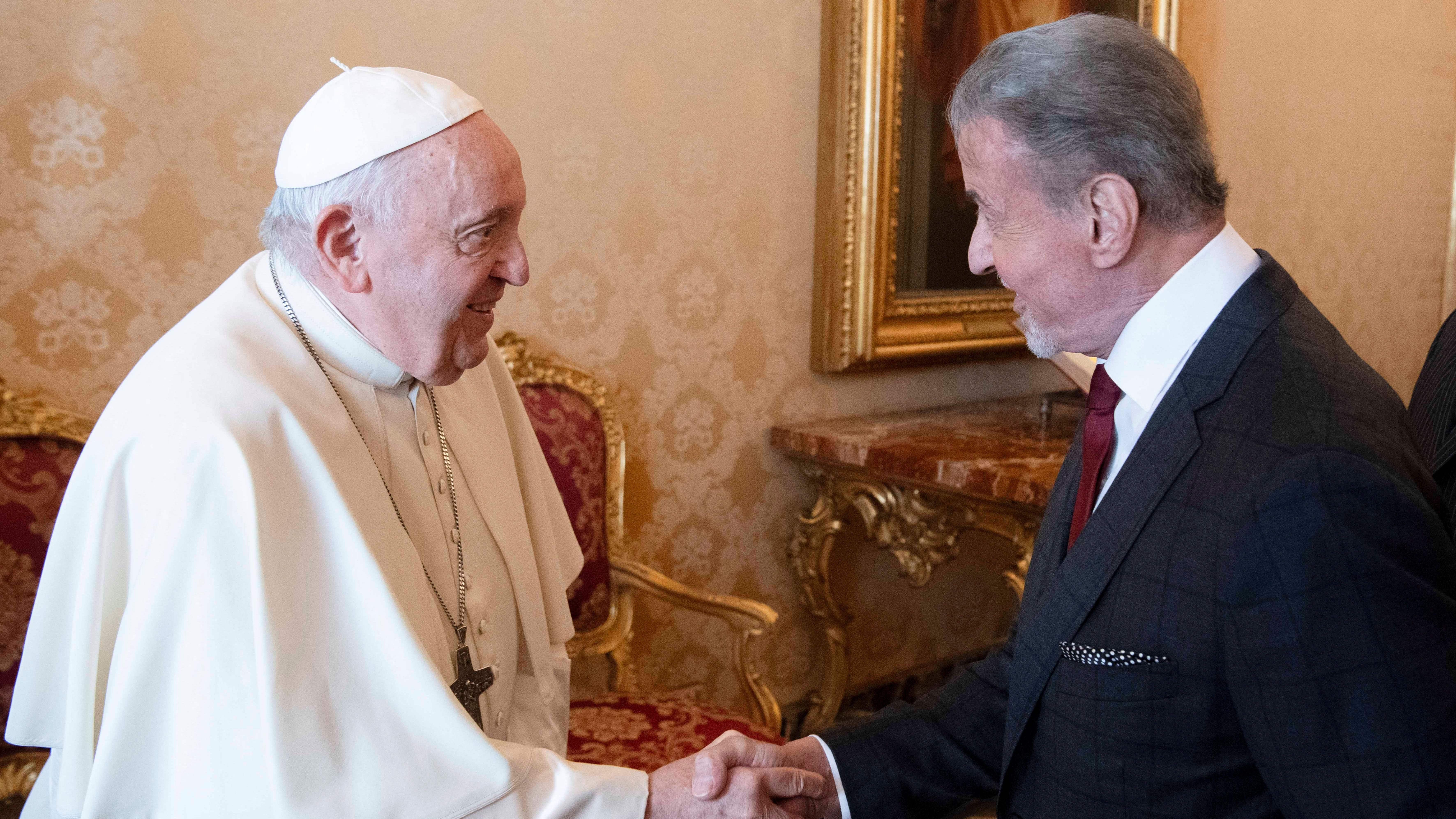 Papa Francisco encontra o ator Sylvester Stallone no Vaticano