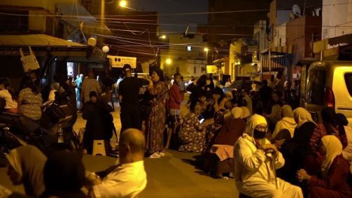 Marroquinos em Casablanca passam a noite ao ar livre após terremoto