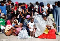 Ilha italiana com 6 mil habitantes recebe mais de 7 mil migrantes em 48 horas