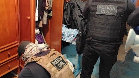 Agentes da Polícia Civil do Rio Grande do Sul desarticulam grupo criminoso que realizava "delivery de drogas"