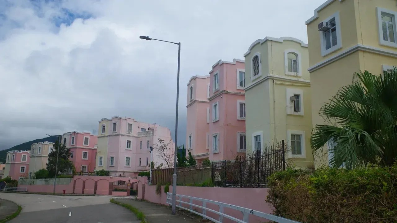 Detalhe das casas da península de Redhill, em 13 de setembro / Chris Lau/CNN