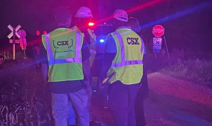 Colisão entre trem e SUV nos EUA mata 6 pessoas que iam para festa de 15 anos