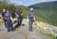 Mulher morre após cair de mirante a 50 metros de altura nos EUA