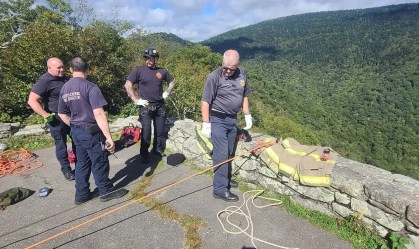 Mulher morre após cair de mirante a 50 metros de altura nos EUA