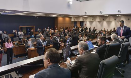 Alerj aprova lei que proíbe condenados por racismo de assumirem cargos públicos