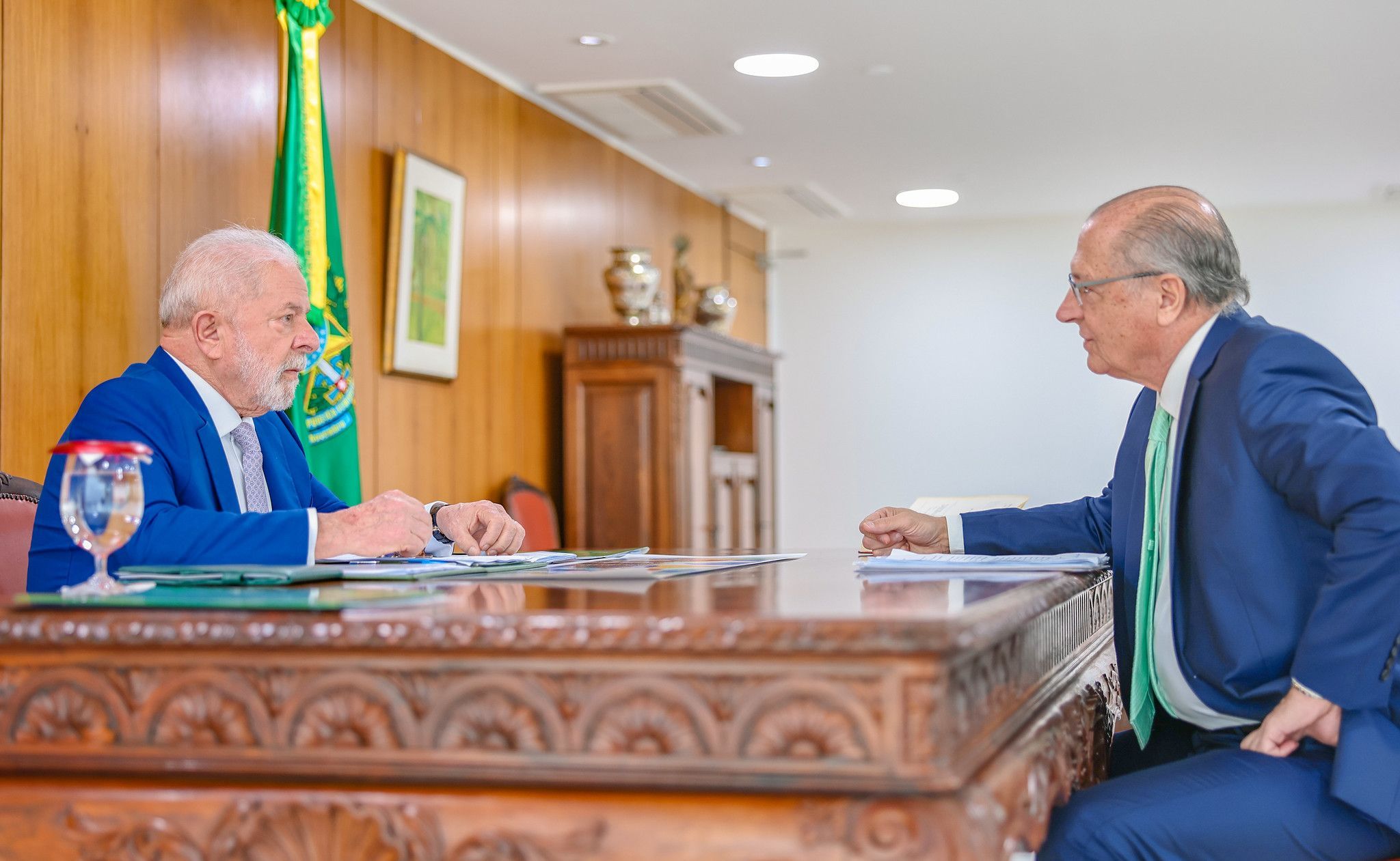 O presidente Luiz Inácio Lula da Silva (PT) durante reunião com o vice-presidente Geraldo Alckmin (PSB)