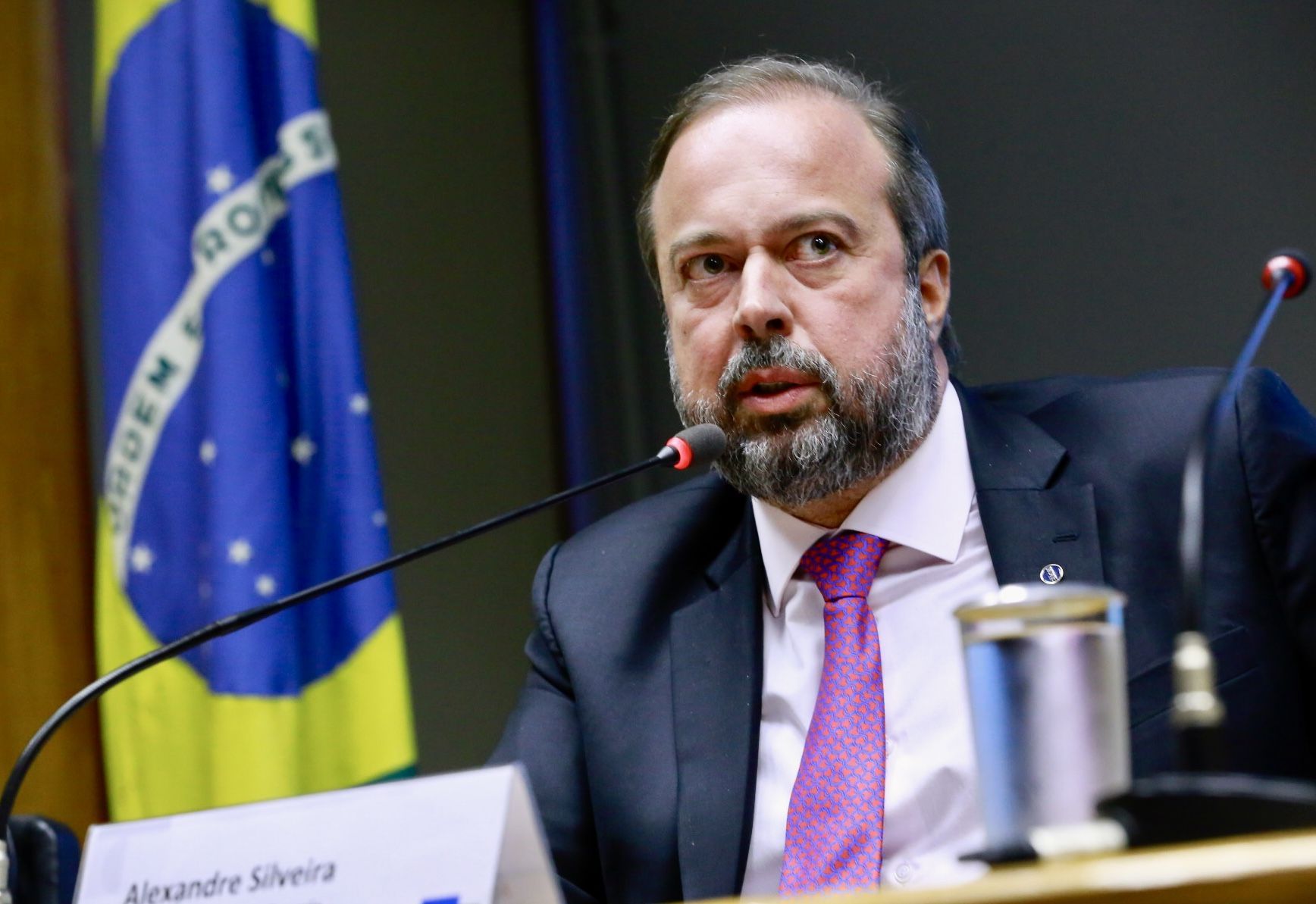 Ministro Alexandre Silveira articula marco para eólicas offshore