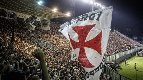 Torcida do Vasco retornará a São Januário para o duelo com o Coritiba
