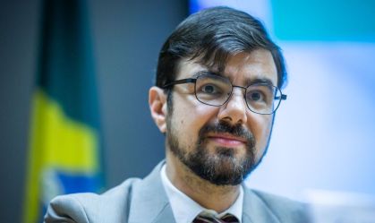 “Queremos e vamos buscar inflação dentro da meta em 2025”, diz secretário da Fazenda