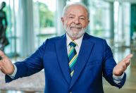 Lula é recebido como “irmão” em Cuba; comitiva de quatro ministros acompanha o presidente