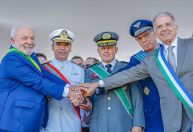 Foto de Lula e comandantes militares provoca polêmica entre bolsonaristas