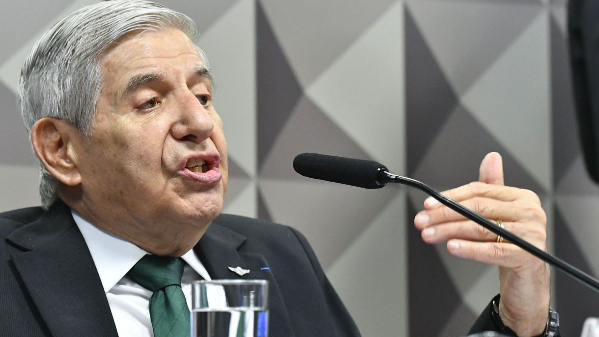 General Heleno nega que Bolsonaro tentou golpe e minimiza participação de  Cid em reuniões com militares | CNN Brasil